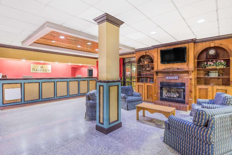 Ramada By Wyndham Macon Hotel Bagian luar foto